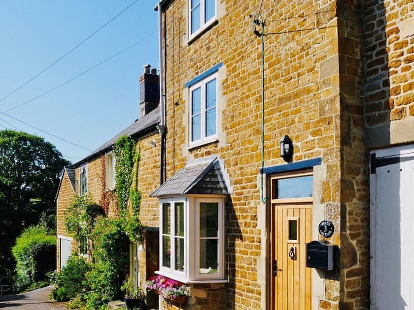 Wells Cottage (ref UKC818) In Hook Norton, Near Chipping Norton ...