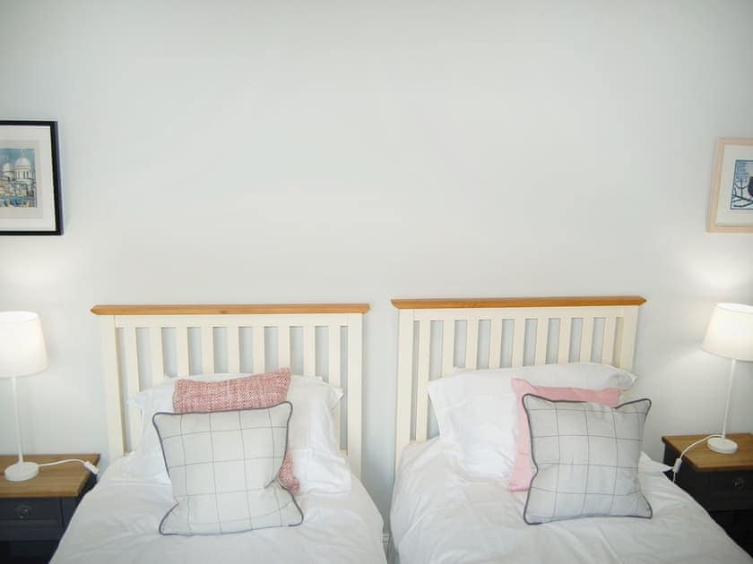 Comfy twin bedroom | Summergate Cottage, Annan