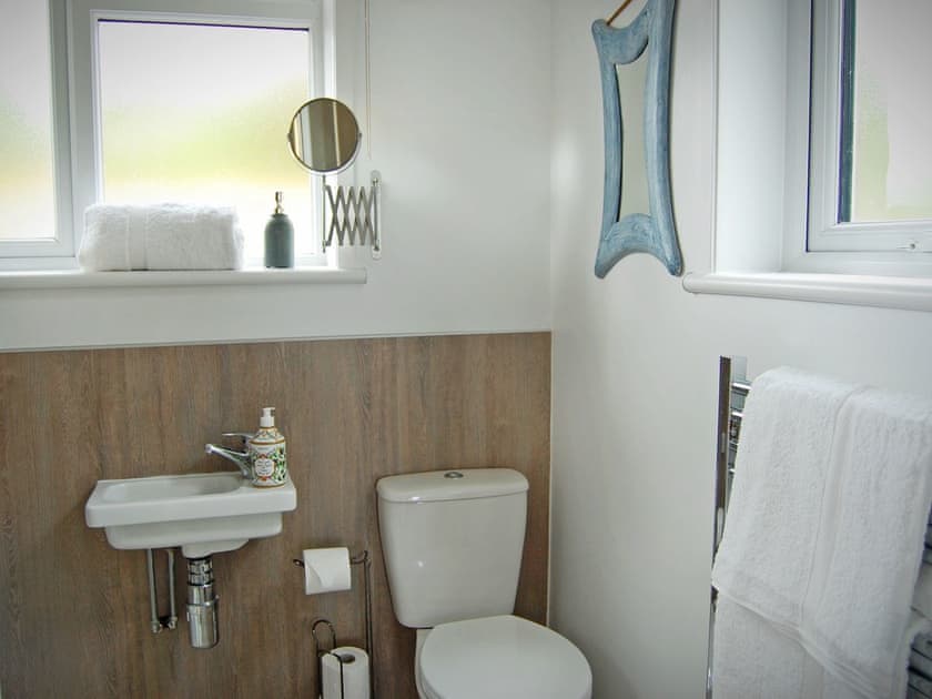 Bathroom | Summergate Cottage, Annan