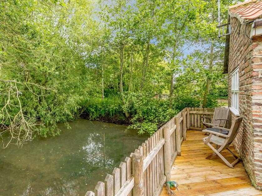 In a tranquil setting | Cottage in the Pond, Garton, near Hornsea