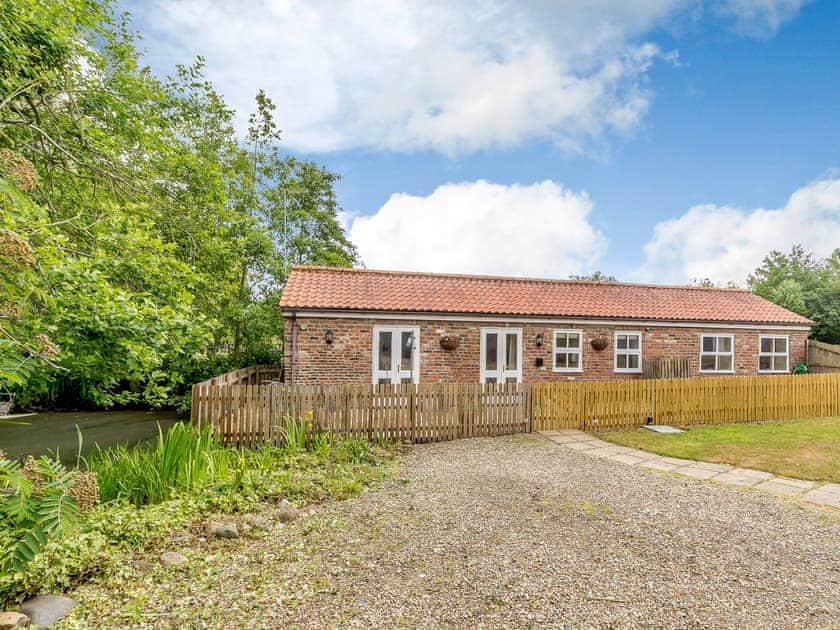 Comfortable detached holiday cottage | Cottage in the Pond, Garton, near Hornsea