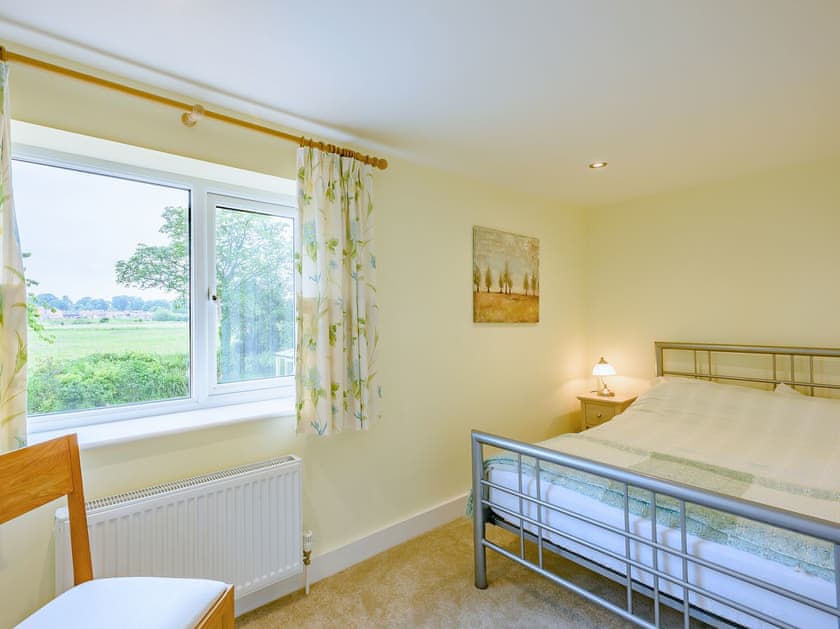 Relaxing double bedroom | Leatherpool Place, Wiveton, near Holt