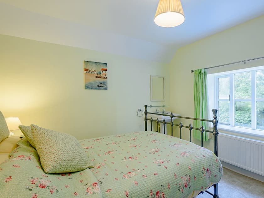 Beautifully presented double bedroom | Leatherpool Place, Wiveton, near Holt