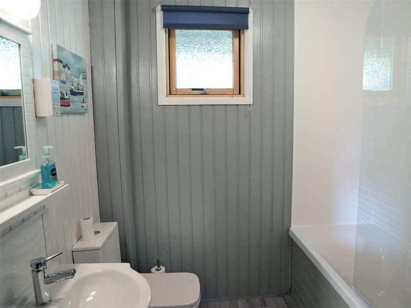 Bathroom | Lochearn View Lodge, Lochearnhead, near Callander