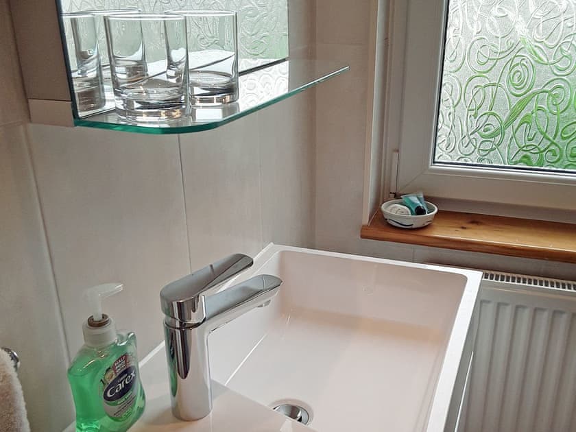 Shower room | Little Lookover, Porth, near Newquay