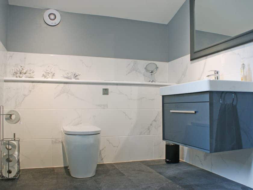 Bathroom | Inveree, Oban