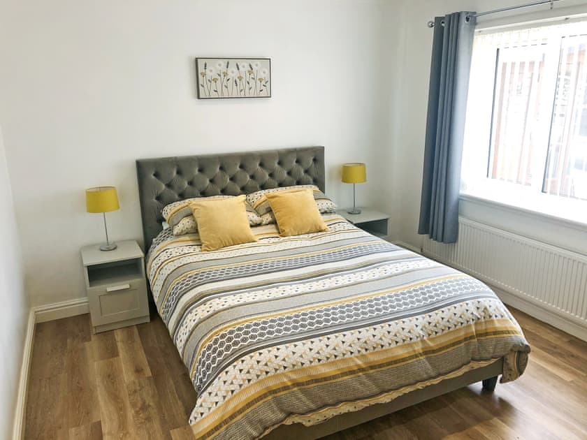 Kingsize bedroom  | Silyn, Aberdaron