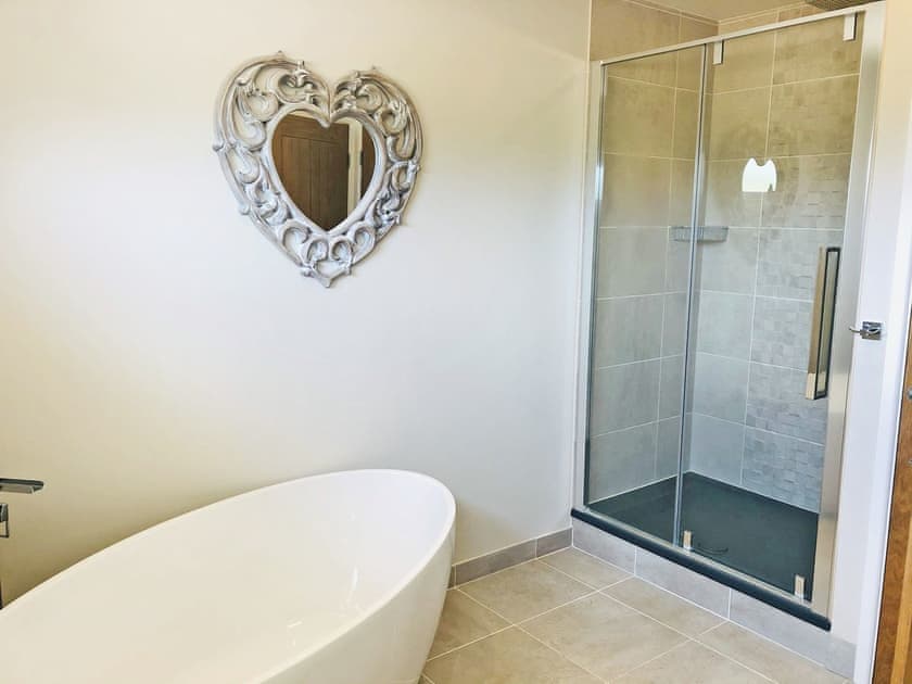 Bathroom | Silyn, Aberdaron
