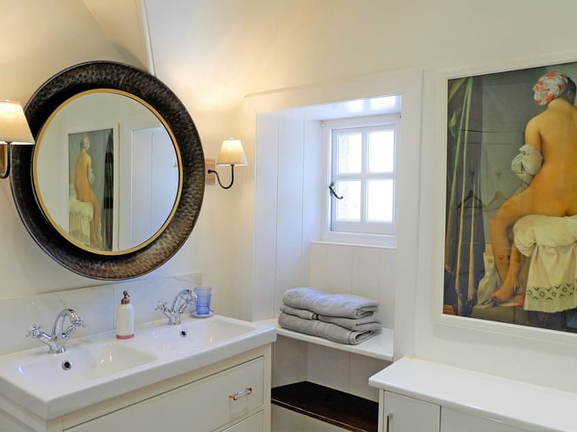 Bathroom | The Royal Castle Apartment - Dunskey Estate, Portpatrick, near Stranraer