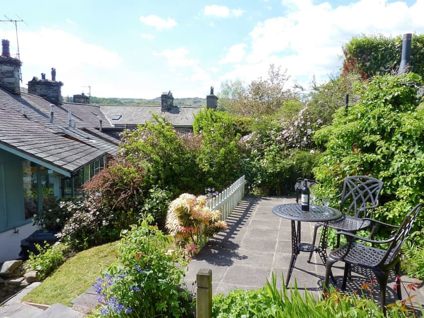 Garden | Low White Stones - White Stones, Ambleside