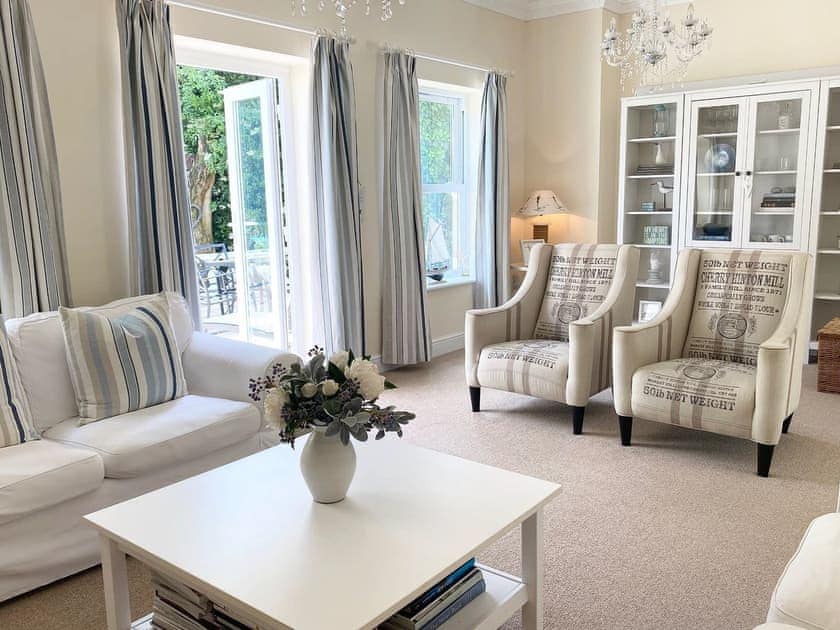 Living room | The Hamptons, Torquay