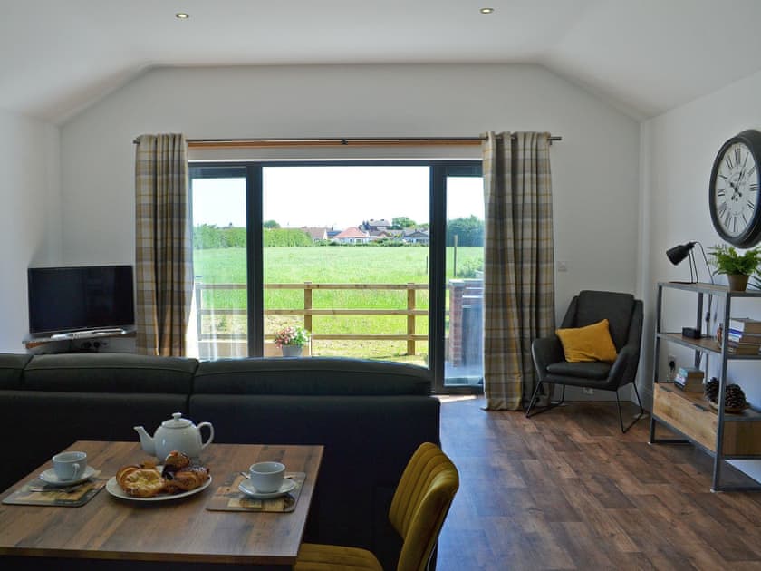 Open plan living space | Harry’s Den, Chapel St Leonards, near Skegness