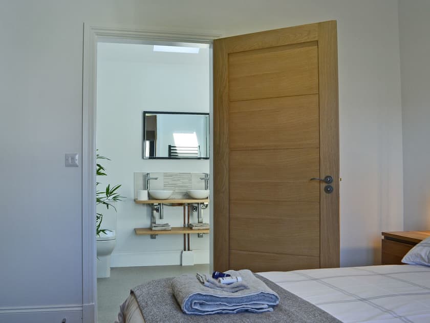 Double bedroom | Harry’s Den, Chapel St Leonards, near Skegness