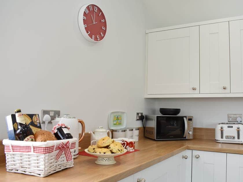 Kitchen | The Stables - Chalet Farm Holidays, Langtoft, near Driffield