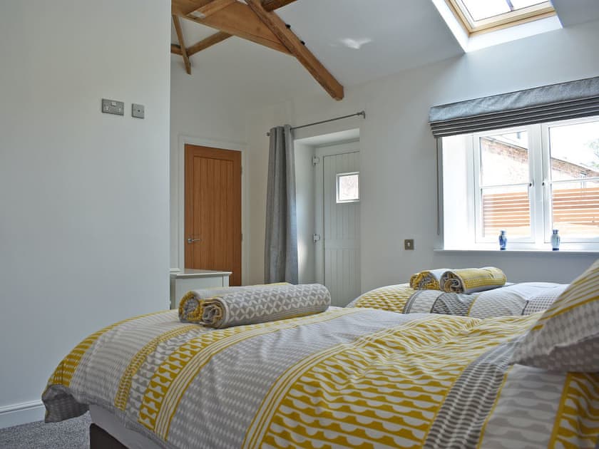 Twin bedroom | The Stables - Chalet Farm Holidays, Langtoft, near Driffield