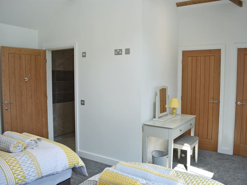 Twin bedroom | The Stables - Chalet Farm Holidays, Langtoft, near Driffield