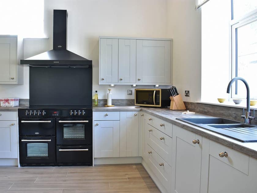 Kitchen/diner | The Granary - Chalet Farm Holidays, Langtoft, near Driffield