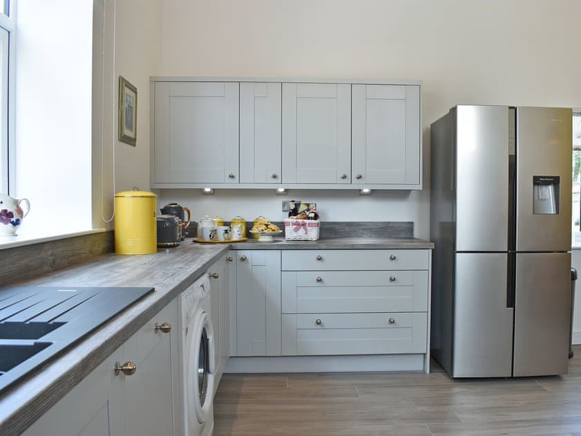 Kitchen/diner | The Granary - Chalet Farm Holidays, Langtoft, near Driffield