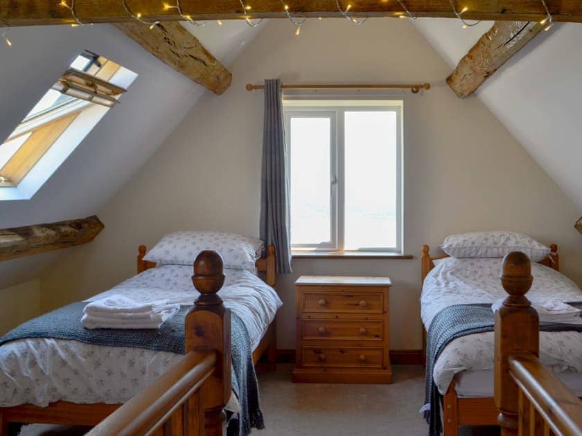 Twin bedroom | The Coach House, Lydney