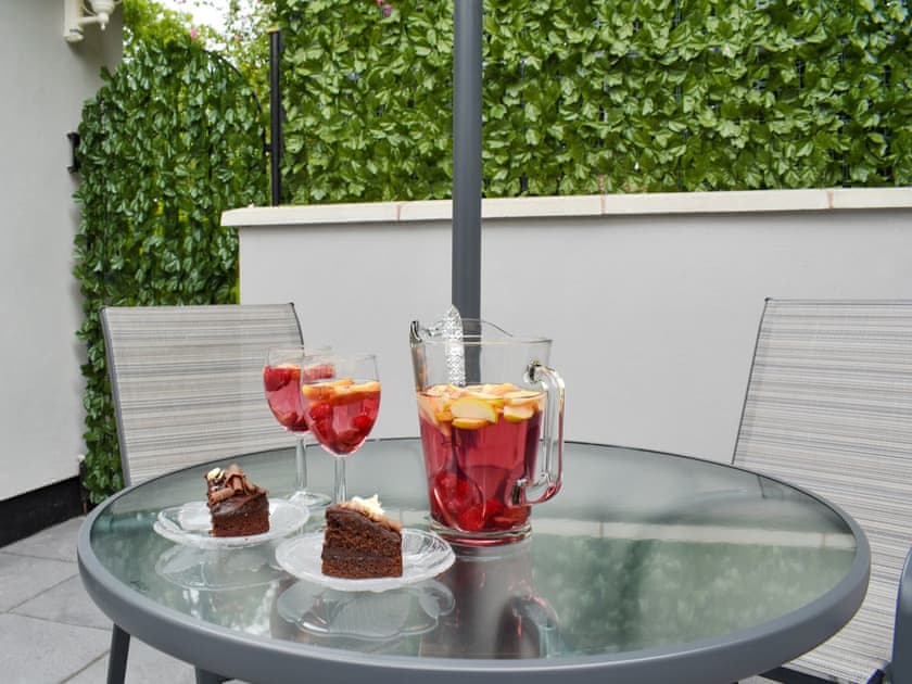 Sitting-out-area | Rose Corner, Topsham, near Exeter