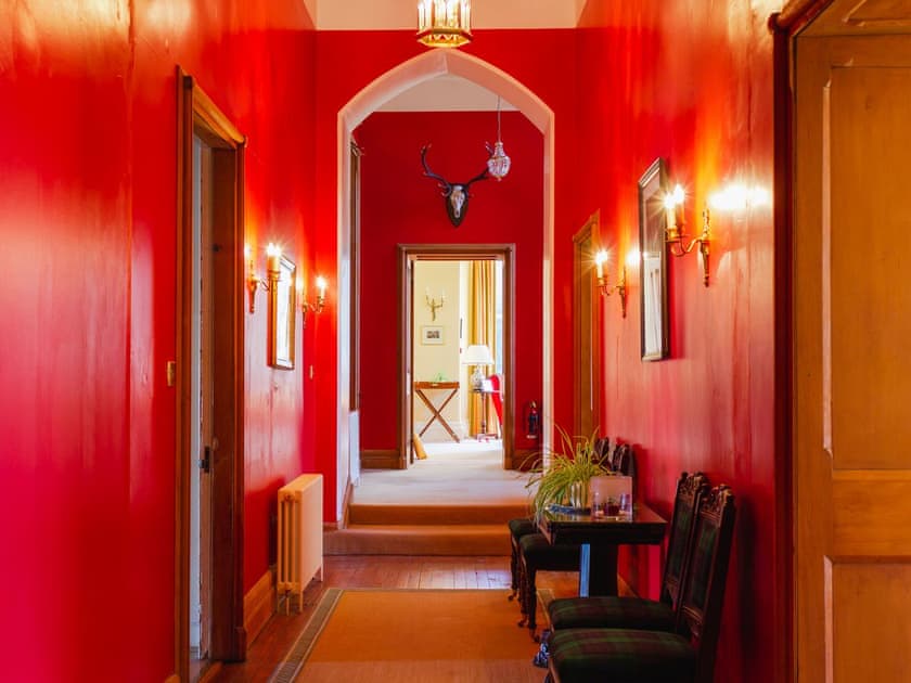 Welcoming hallway castle | Dalnaglar Castle - Dalnaglar Castle And Cottages, Glenshee, Cairngorms