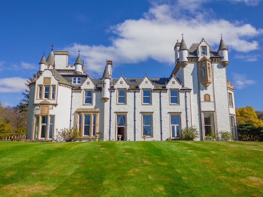 Stunning Fairy-tale castle | Dalnaglar Castle - Dalnaglar Castle And Cottages, Glenshee, Cairngorms