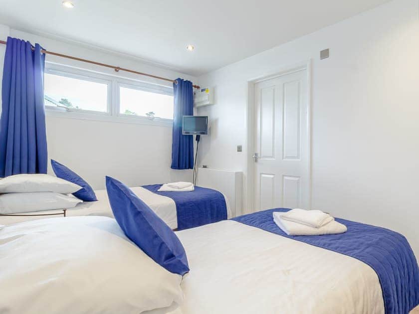 Twin bedroom | Top Sail - The Sail Loft, Wroxham