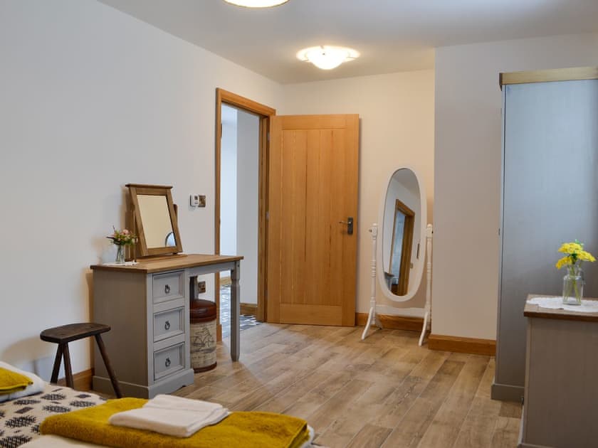 Double bedroom | Sgubor Llwyndu, Betws, near Ammanford