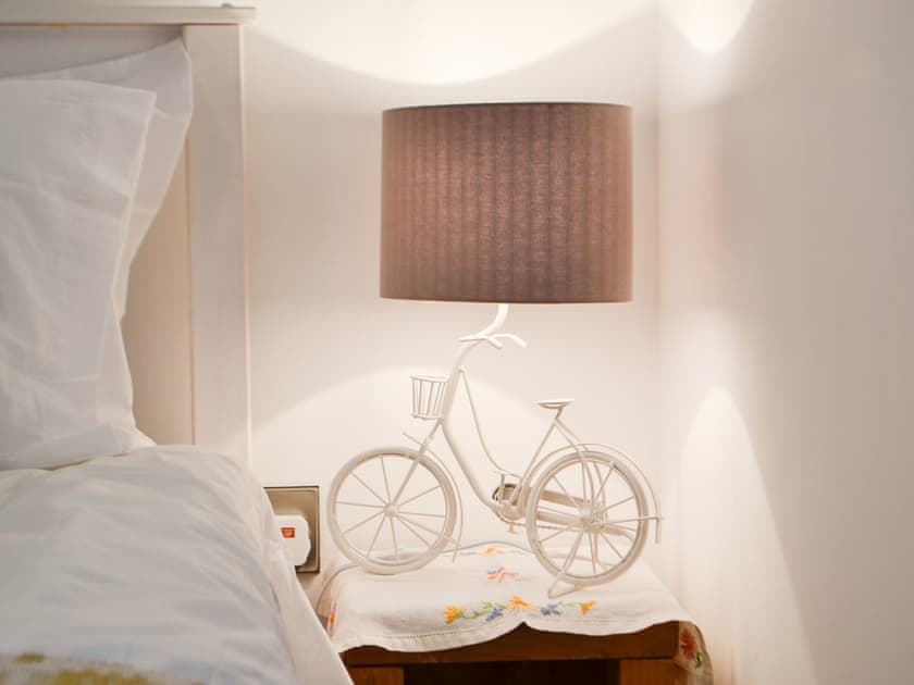 Twin bedroom | Sgubor Llwyndu, Betws, near Ammanford