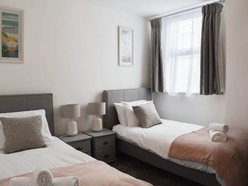 Twin bedroom | Beach View, Newquay