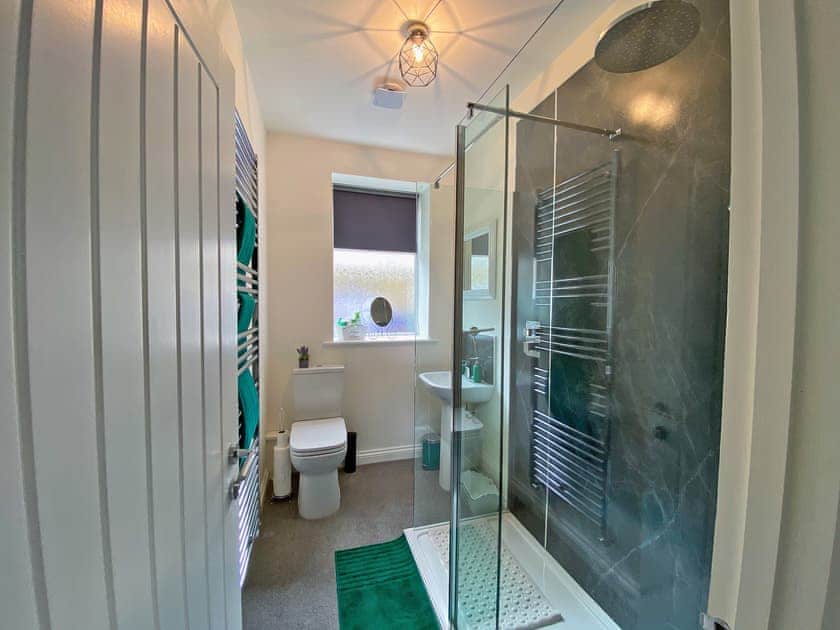 Bathroom | Katy’s No 6, Amble, near Warkworth
