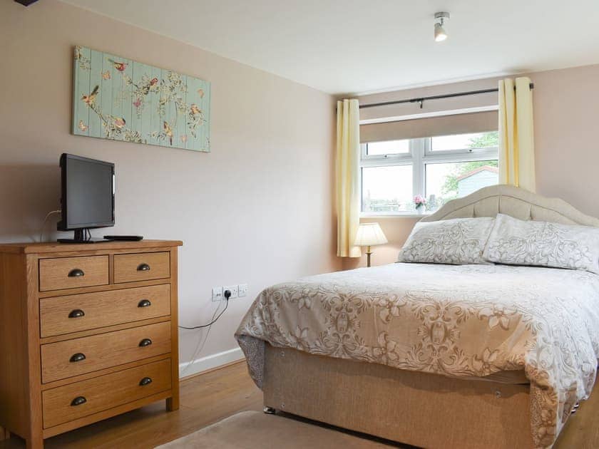 Bedroom | Hayleaze Farm Holiday Cottage, Malmesbury, Wiltshire