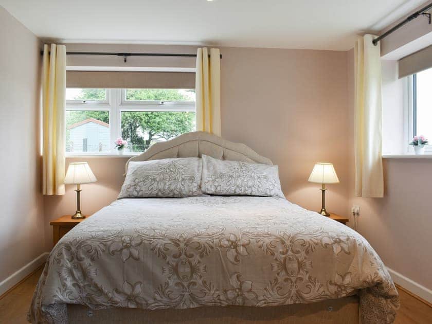Bedroom | Hayleaze Farm Holiday Cottage, Malmesbury, Wiltshire