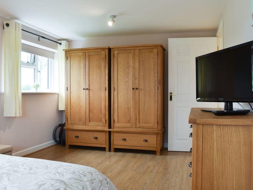 Bedroom | Hayleaze Farm Holiday Cottage, Malmesbury, Wiltshire