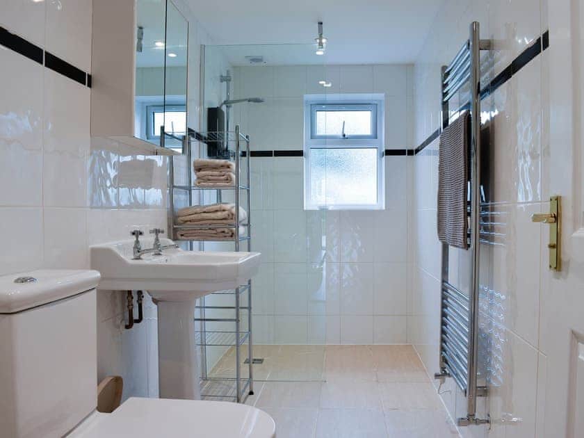 Shower room | Hayleaze Farm Holiday Cottage, Malmesbury, Wiltshire