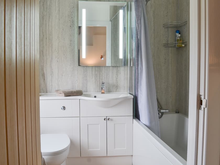 Master Bedroom En-suite with bath and shower | Lower Netherdowns, Weare Giffard, Bideford
