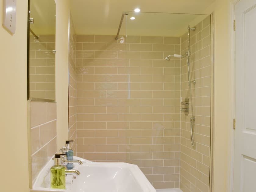 En-suite | Tiggywinkle Cottage, Hawnby, near Helmsley