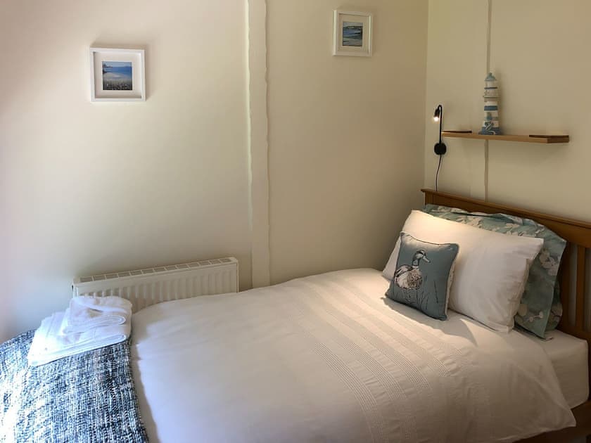 Twin bedroom | Cider Press Cottage, Fowey