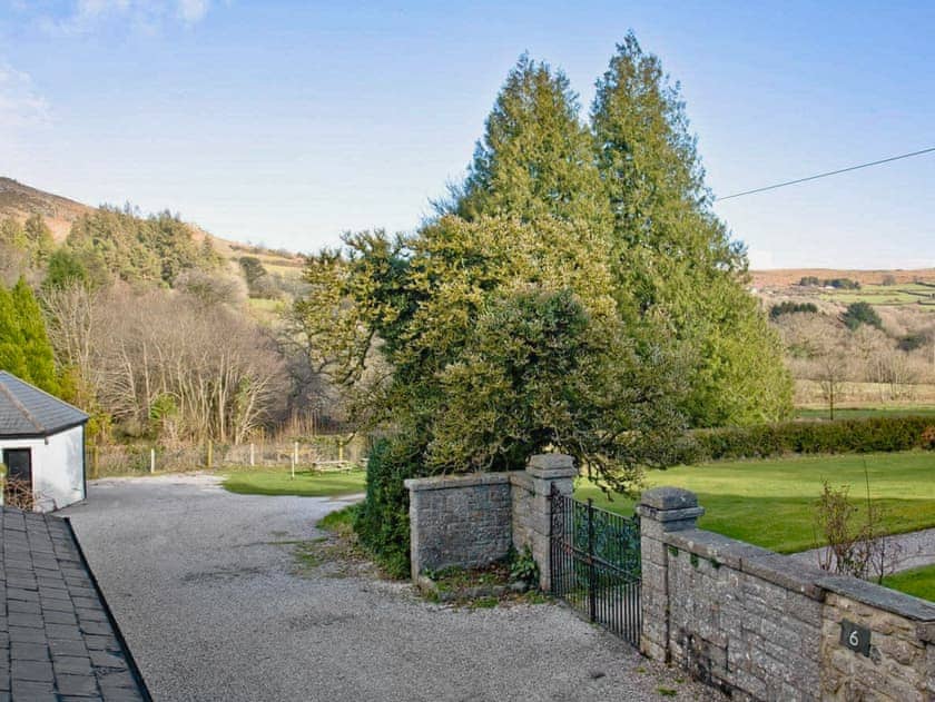 Garden and grounds | Honeybags, Hameldown, Lower Chinkwell - Wooder Manor, Widecombe-in-the-Moor, near Bovey Tracey