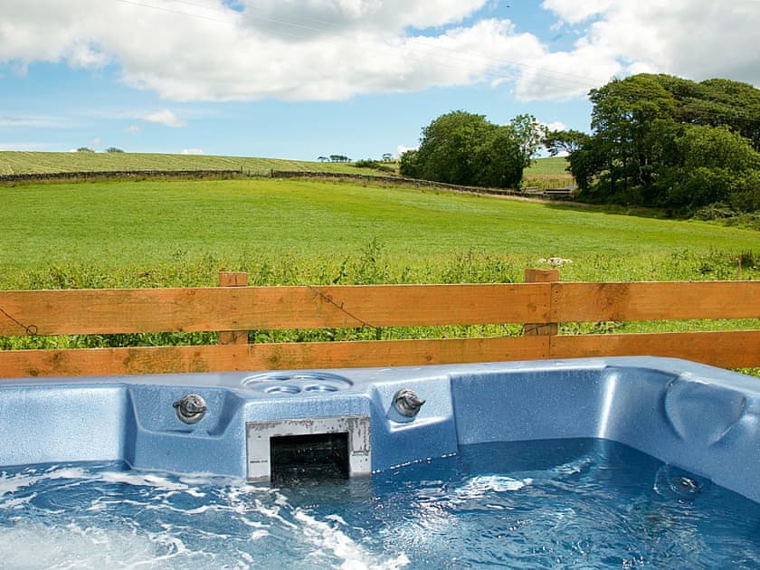 Hot tub | Jack’s Hideaway - Drumwall, Gatehouse of Fleet