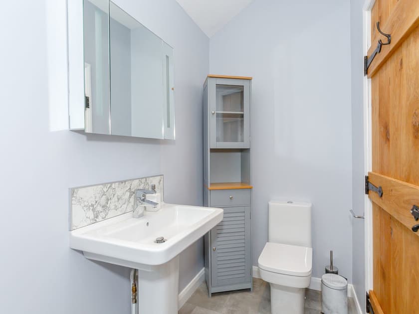 Shower room | Miller’s Retreat - Windmill Barns, Heapham, near Gainsborough
