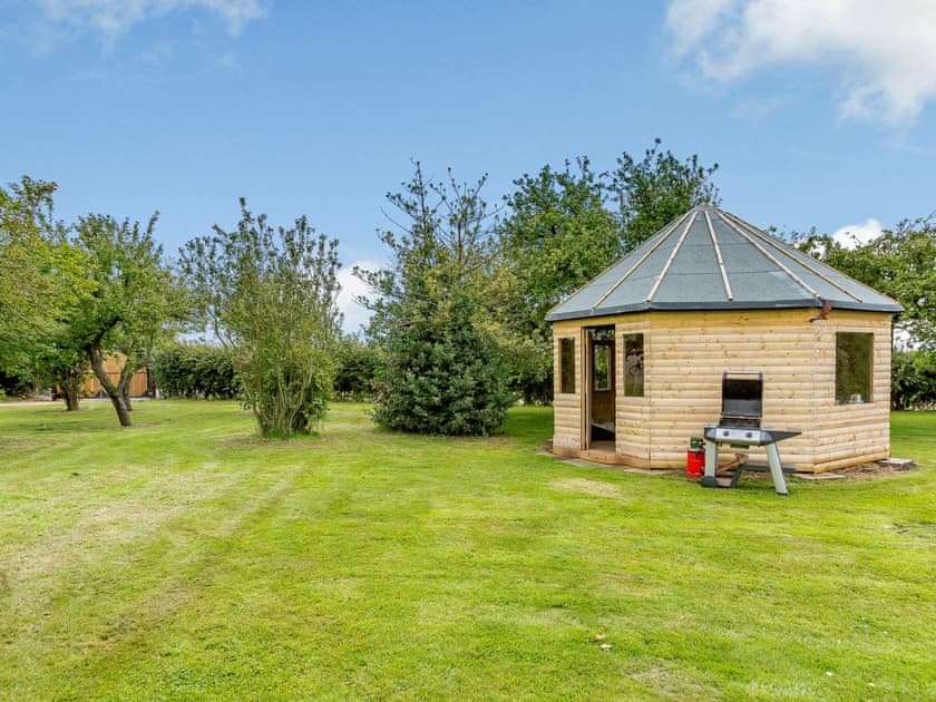 Summerhouse | Miller’s Retreat - Windmill Barns, Heapham, near Gainsborough