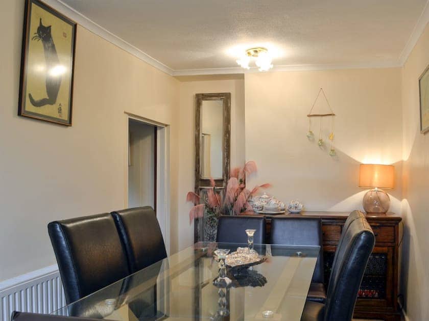 Dining room | Carter’s Rest - Llwyn Ffynnon, Y Ffôr, near Pwllheli