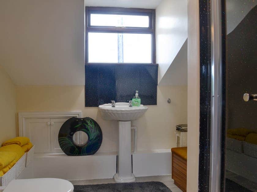 En-suite | Carter’s Rest - Llwyn Ffynnon, Y Ffôr, near Pwllheli