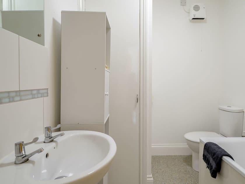 Bathroom | Beachside - Yardley House, Downderry and Seaton, near Looe