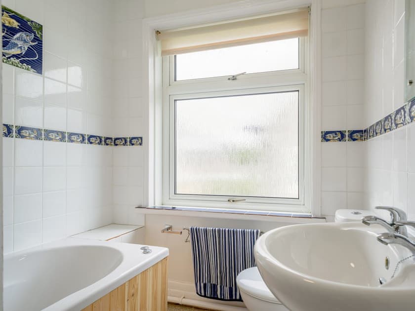 Bathroom | On The Beach - Yardley House, Downderry and Seaton, near Looe