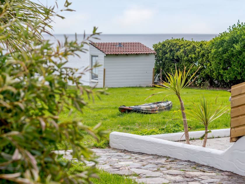 Garden | On The Beach - Yardley House, Downderry and Seaton, near Looe
