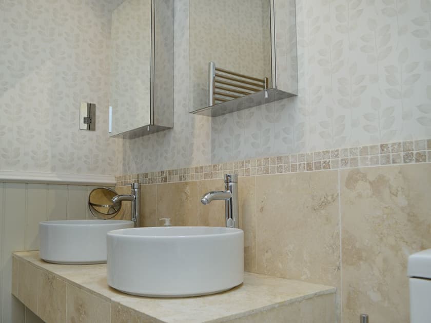 En-suite | The Cottage, Prestbury, near Cheltenham