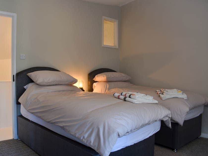 Twin bedroom | Glimsters Cottage - Glimsters Farm Holiday let, Kentisbeare, Cullompton