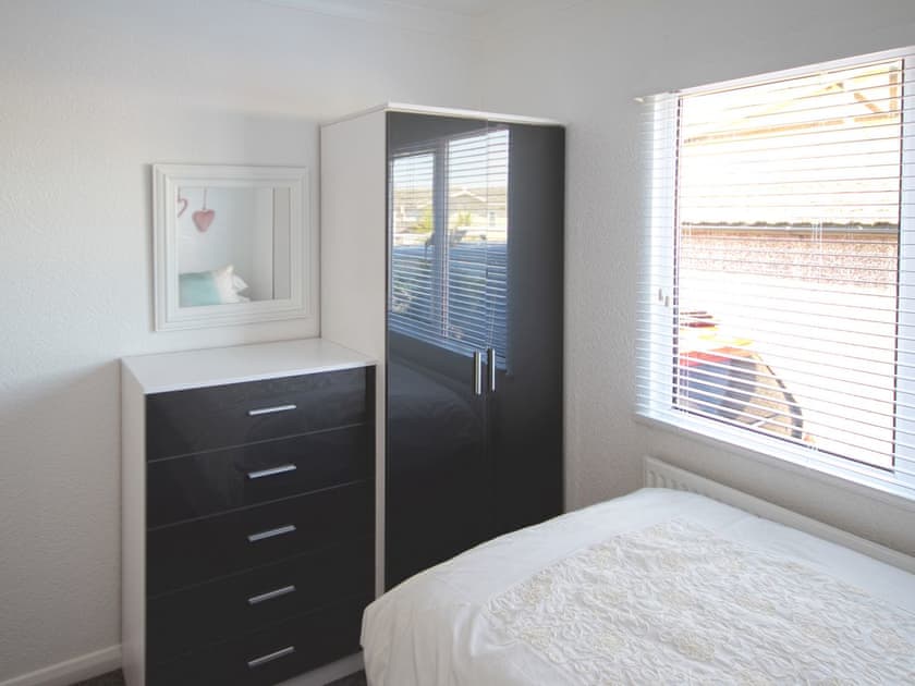 Twin bedroom | Lazy Daize, St Merryn, near Padstow